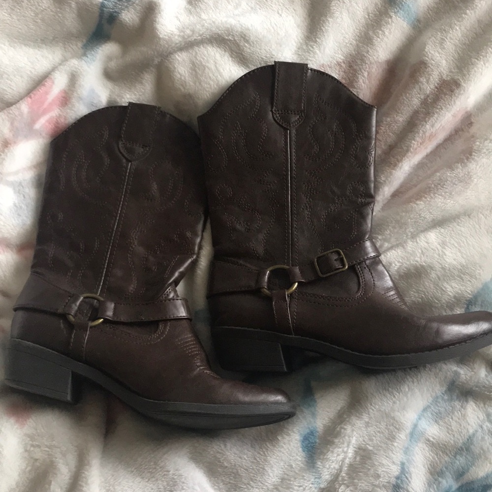 Classic Brown Cowgirl Boots
